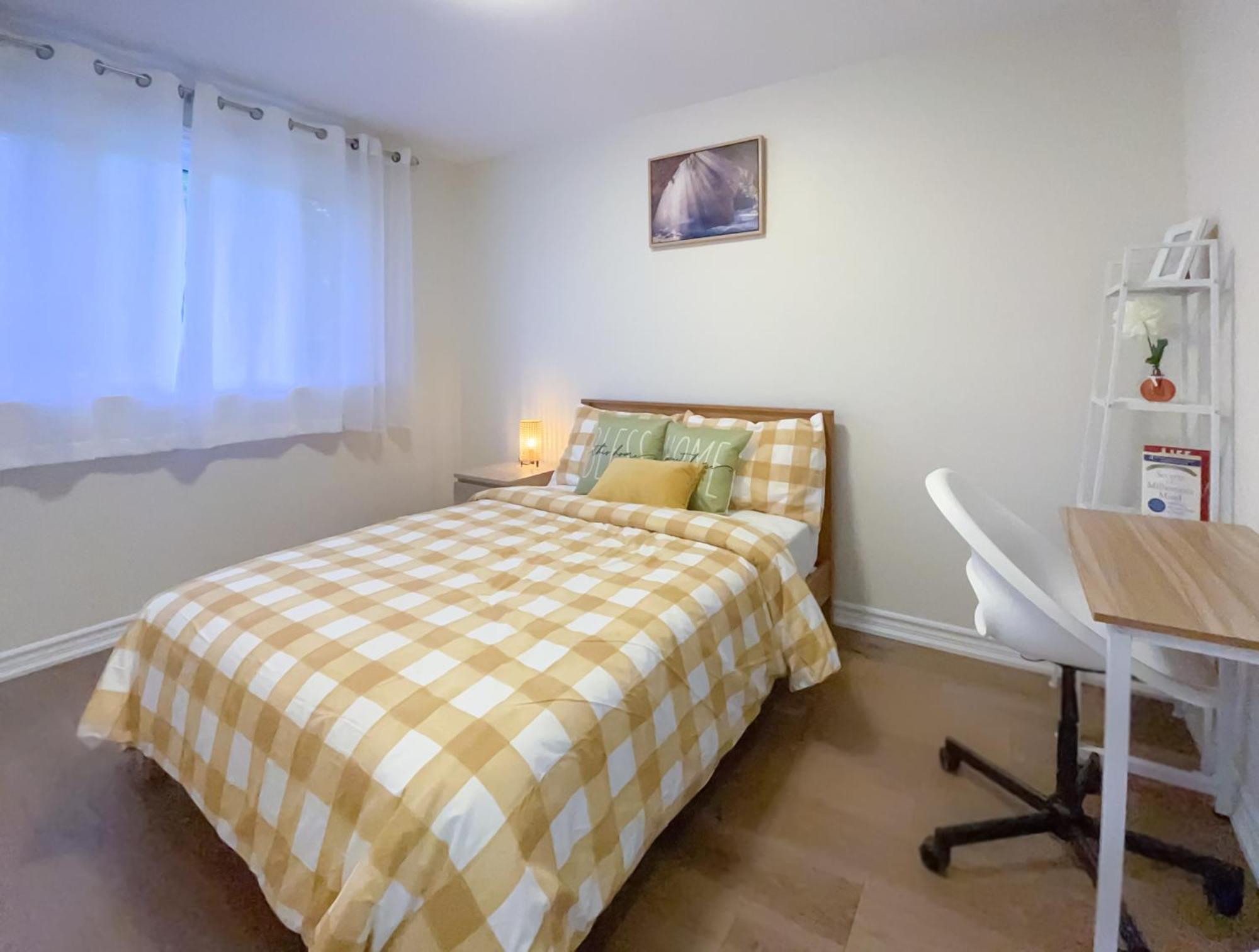 Newly-Renovated 3Br House, 12 Minutes To Airport Daire Toronto Dış mekan fotoğraf