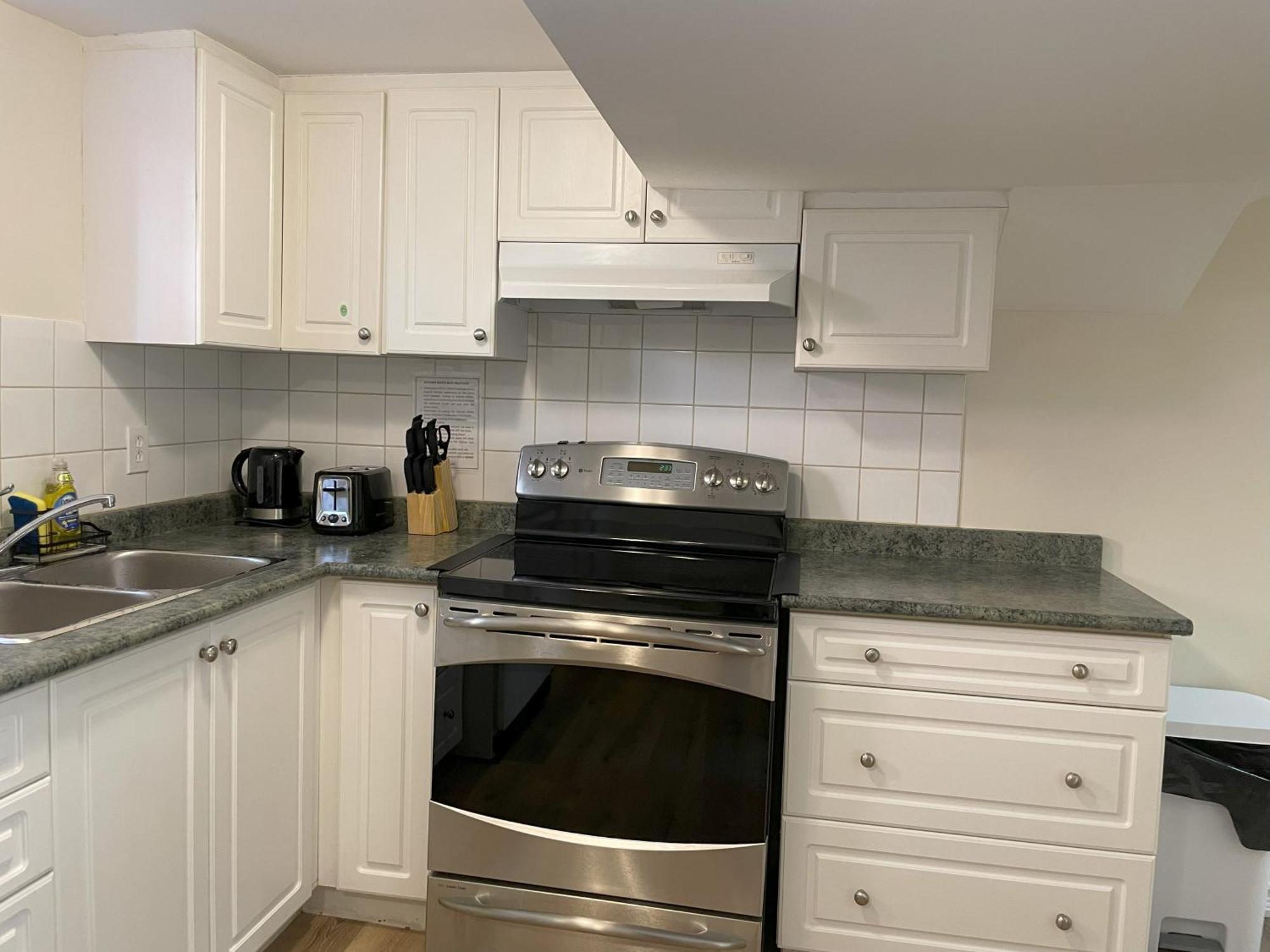 Newly-Renovated 3Br House, 12 Minutes To Airport Daire Toronto Dış mekan fotoğraf